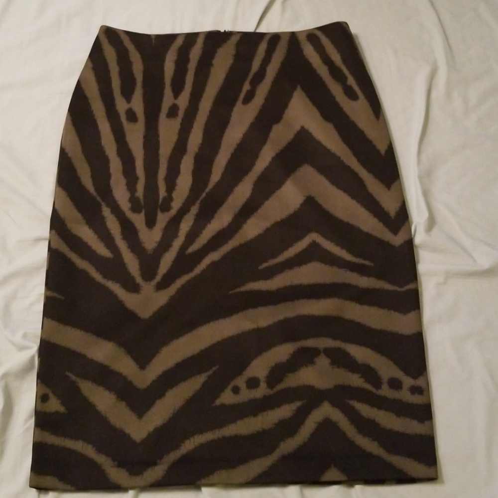 Zebra-striped pencil skirt